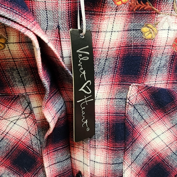 NWT VELVET HEART Button-up Shirt Red & Navy Plaid with Embroidered Flowers Large - Picture 6 of 11